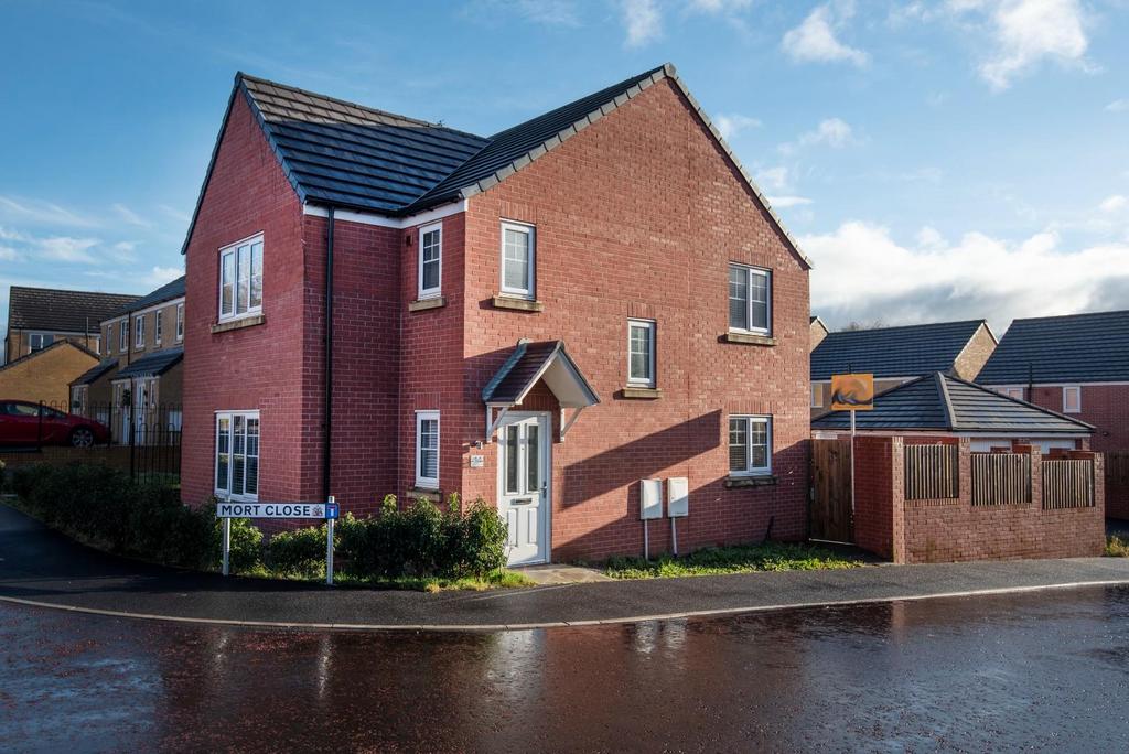 Bowden Green Drive, Leigh 3 bed semidetached house for sale £290,000