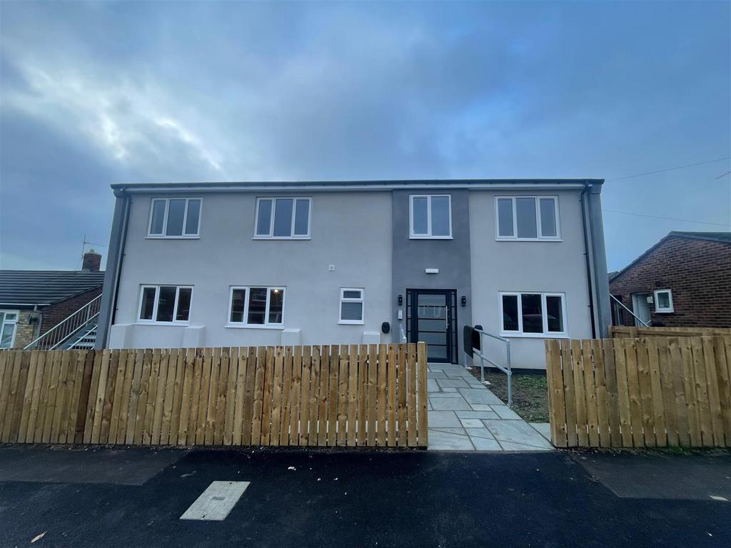 Fyndoune Way, Witton Gilbert, Durham 2 bed apartment £850 pcm (£196 pw)