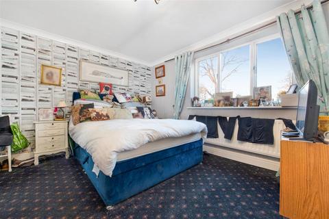 5 bedroom detached house for sale, Wilton Crescent, Windsor