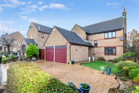 45 Linceslade Grove, Loughton, Milton Keynes, MK5 8DJ