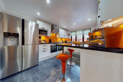 45 Linceslade Grove, Loughton, Milton Keynes, MK5 8DJ