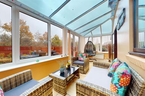 45 Linceslade Grove, Loughton, Milton Keynes, MK5 8DJ