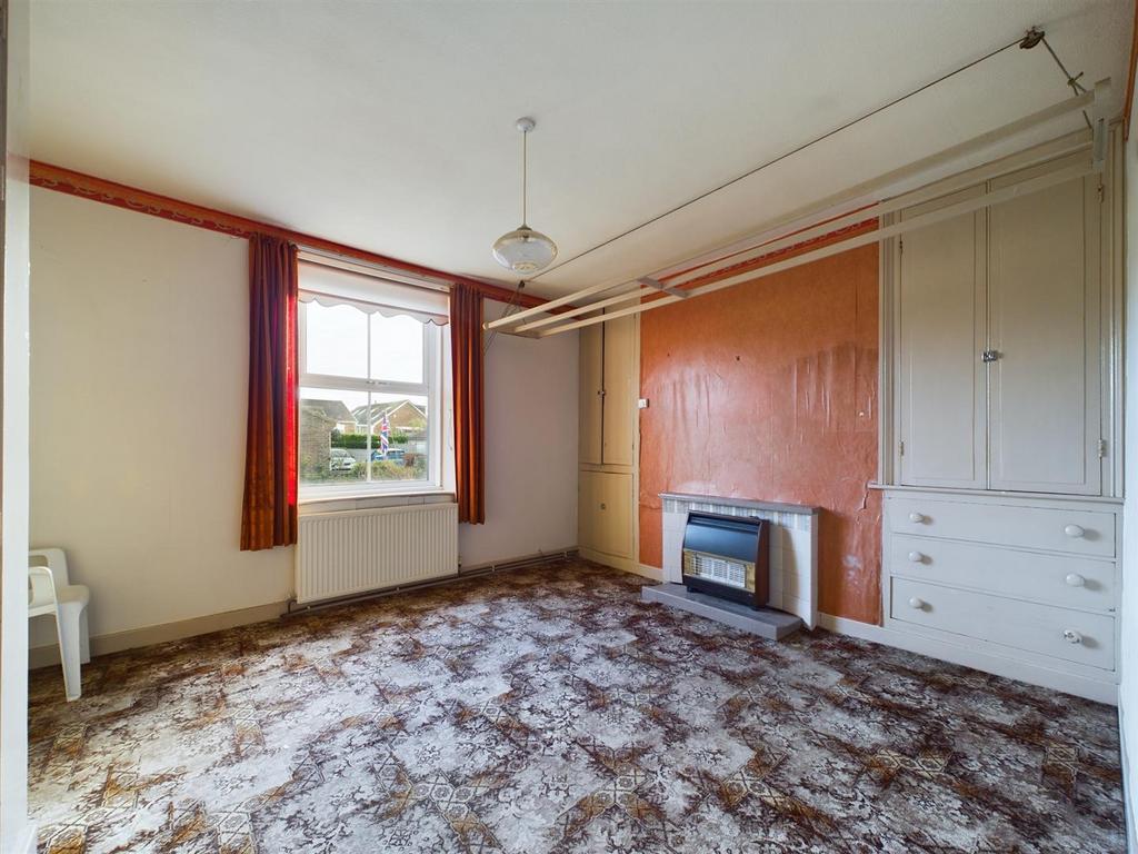 Dining room: