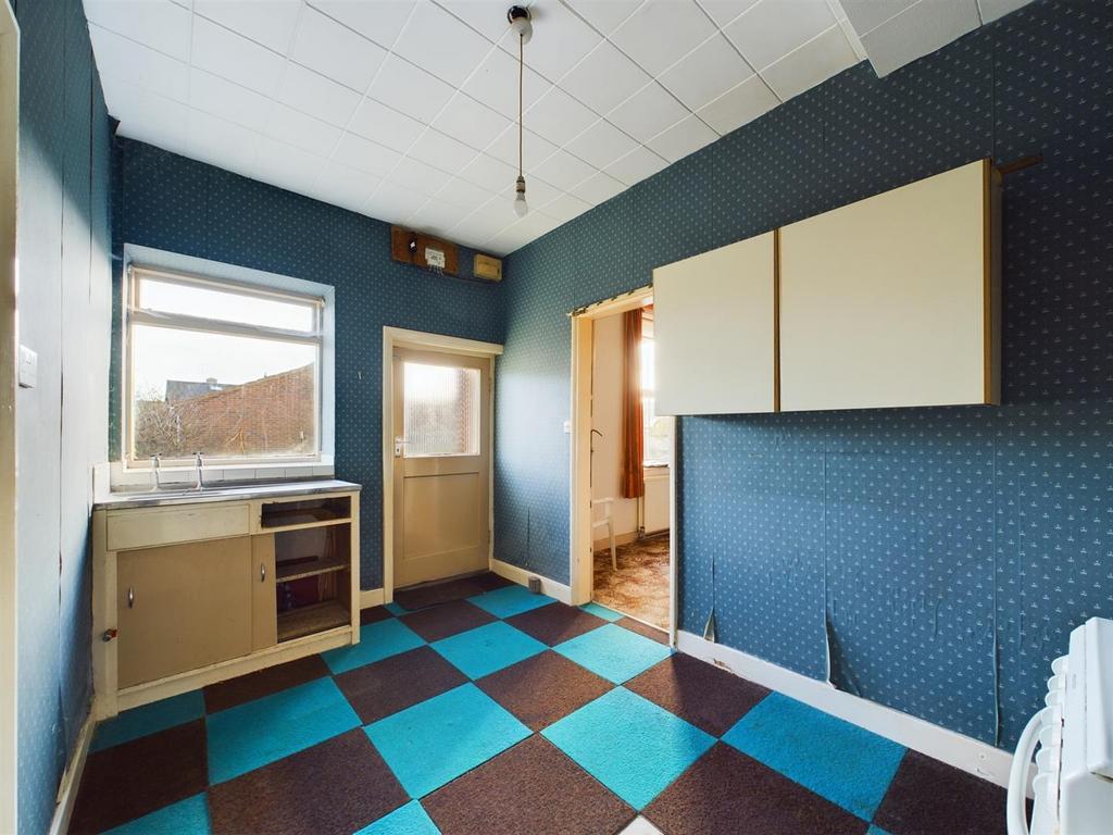 Kitchen: