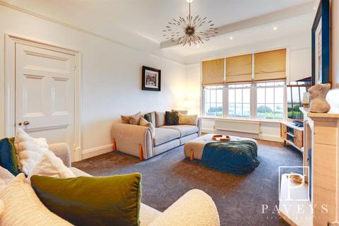 2 bedroom apartment for sale, The Esplanade, Frinton-On-Sea