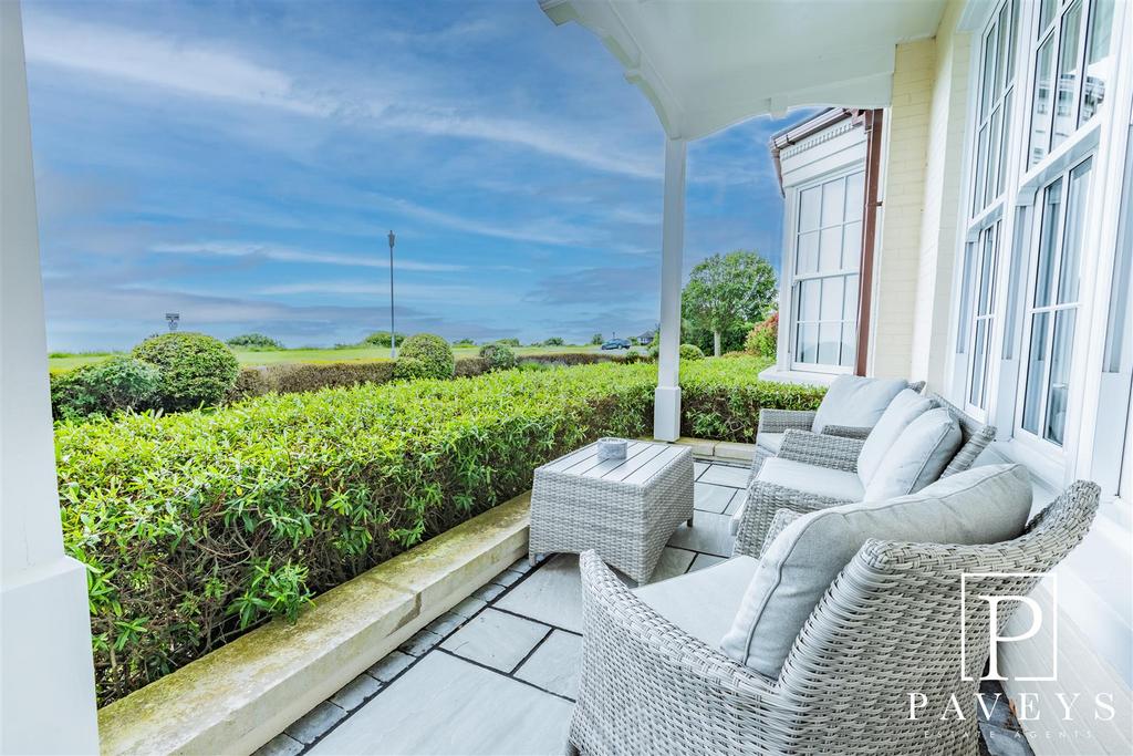 Seafront veranda