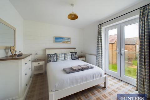 2 bedroom end of terrace house for sale, Trinity Way, The Bay, Filey