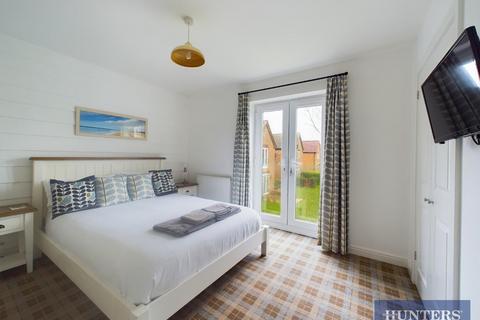 2 bedroom end of terrace house for sale, Trinity Way, The Bay, Filey