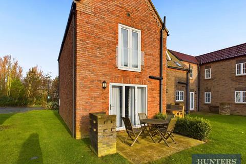 2 bedroom end of terrace house for sale, Trinity Way, The Bay, Filey