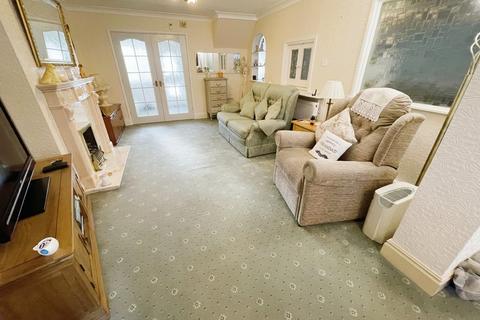 3 bedroom semi-detached house for sale - Kinross Crescent, Birmingham, B43