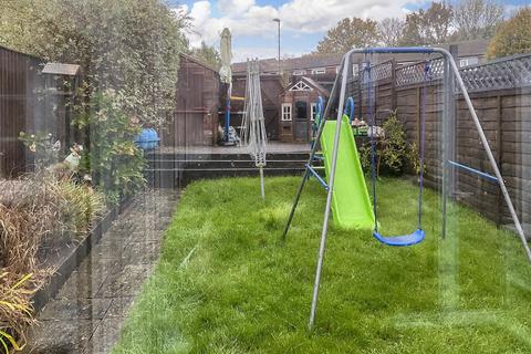 4 Thirlmere Road, Ifield, Crawley, RH11 0ST