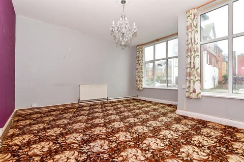 1 bedroom ground floor flat for sale, Lewis Crescent, Cliftonville, Margate, Kent