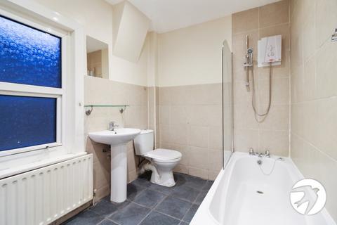 2 bedroom flat to rent, Honley Road, Catford, London, SE6