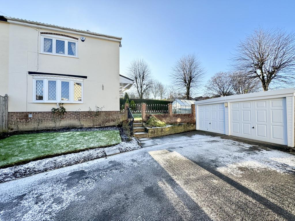 Kippax, LS25 3 bed semidetached house for sale £275,000