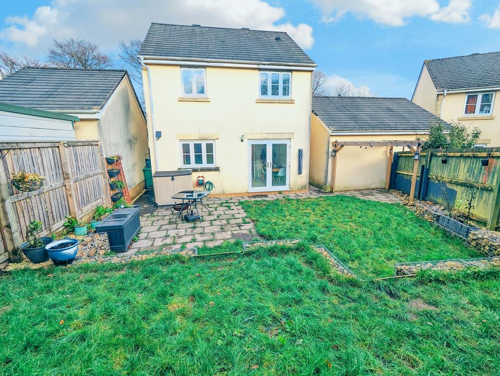 Parc Starling, Johnstown, Carmarthen, Carmarthenshire. 3 bed detached