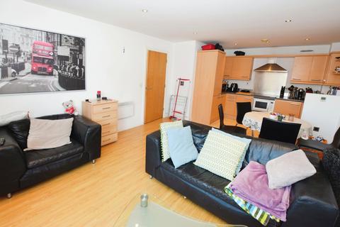 2 bedroom flat to rent, XQ7 Building, Taylorson Street South, Salford, M5