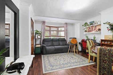3 bedroom end of terrace house for sale - Rowney Gardens, Dagenham, Essex