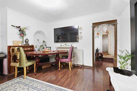 3 bedroom end of terrace house for sale - Rowney Gardens, Dagenham, Essex
