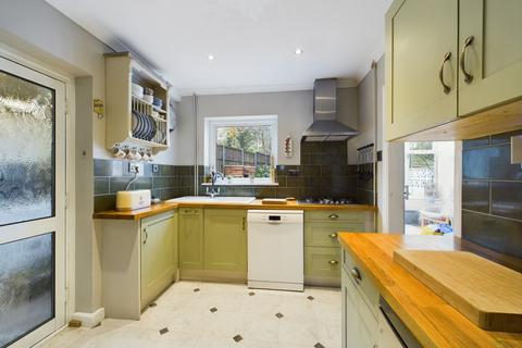 32 Hall Place Crescent, Bexley, DA5 1PL
