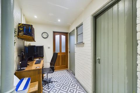 32 Hall Place Crescent, Bexley, DA5 1PL