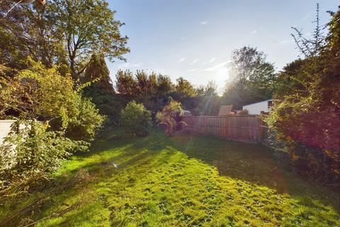 2 bedroom semi-detached bungalow for sale - 68 Eversley Avenue, Bexleyheath