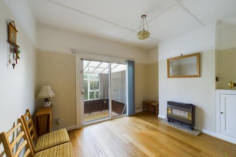 2 bedroom semi-detached bungalow for sale - 68 Eversley Avenue, Bexleyheath