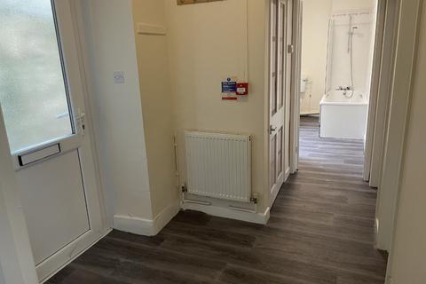 2 bedroom flat to rent, Bridge Street, Bideford, EX39