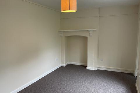 2 bedroom flat to rent, Bridge Street, Bideford, EX39