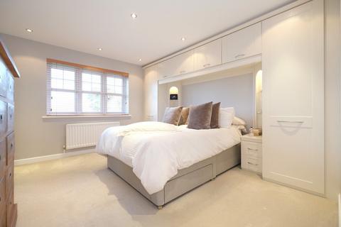 4 bedroom detached house for sale - Claremont Close, Orpington