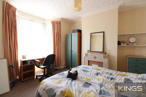 undefined, Broadlands Road