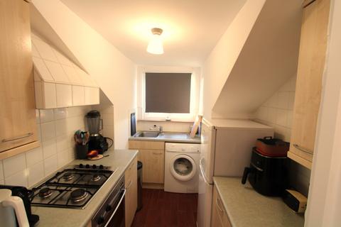 Studio to rent, Sunningfields Road, London, NW4