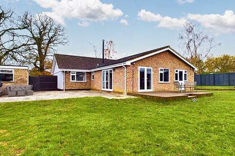 4 bedroom detached bungalow for sale, Barn Field, Chevington