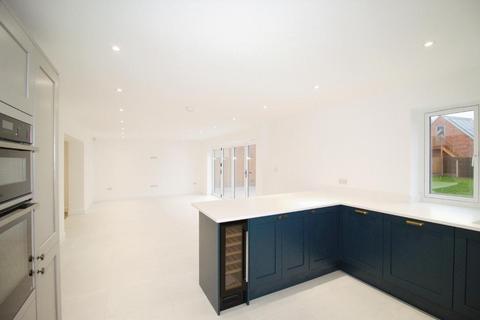 155 Eastgate, Deeping St James, Peterborough, PE6 8RB