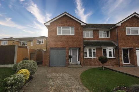 4 bedroom semi-detached house for sale, Swanbourne Drive, Hornchurch, Essex