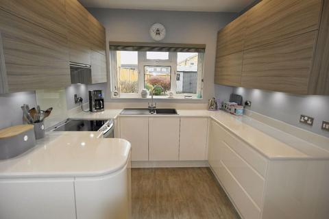 4 bedroom semi-detached house for sale, Swanbourne Drive, Hornchurch, Essex