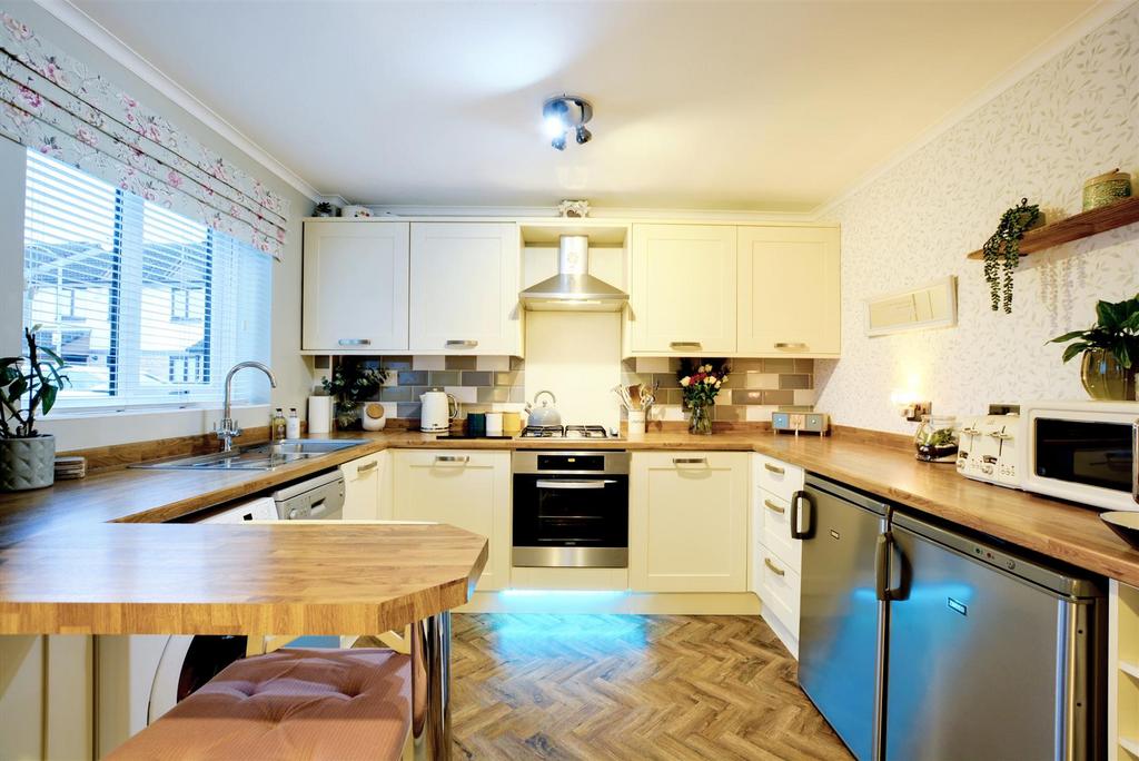 Kitchen 1.jpeg