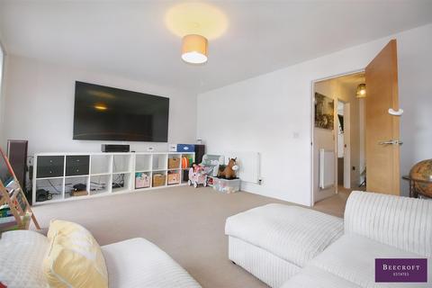 40 Bellscroft, Wombwell, Barnsley, S73 0UZ