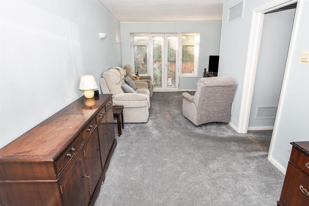 Hall Farm Road, Benfleet 3 bed semidetached house for sale £350,000