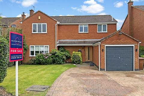 4 bedroom detached house for sale, Vicarage Close, Collingham