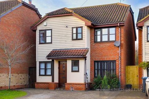 4 bedroom detached house for sale, Bird Court, Colliers End, Ware