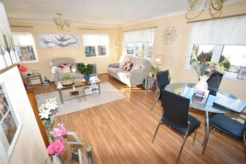 2 bedroom park home for sale - Creek Road, Canvey Island SS8
