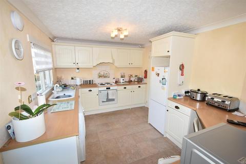 2 bedroom park home for sale - Creek Road, Canvey Island SS8