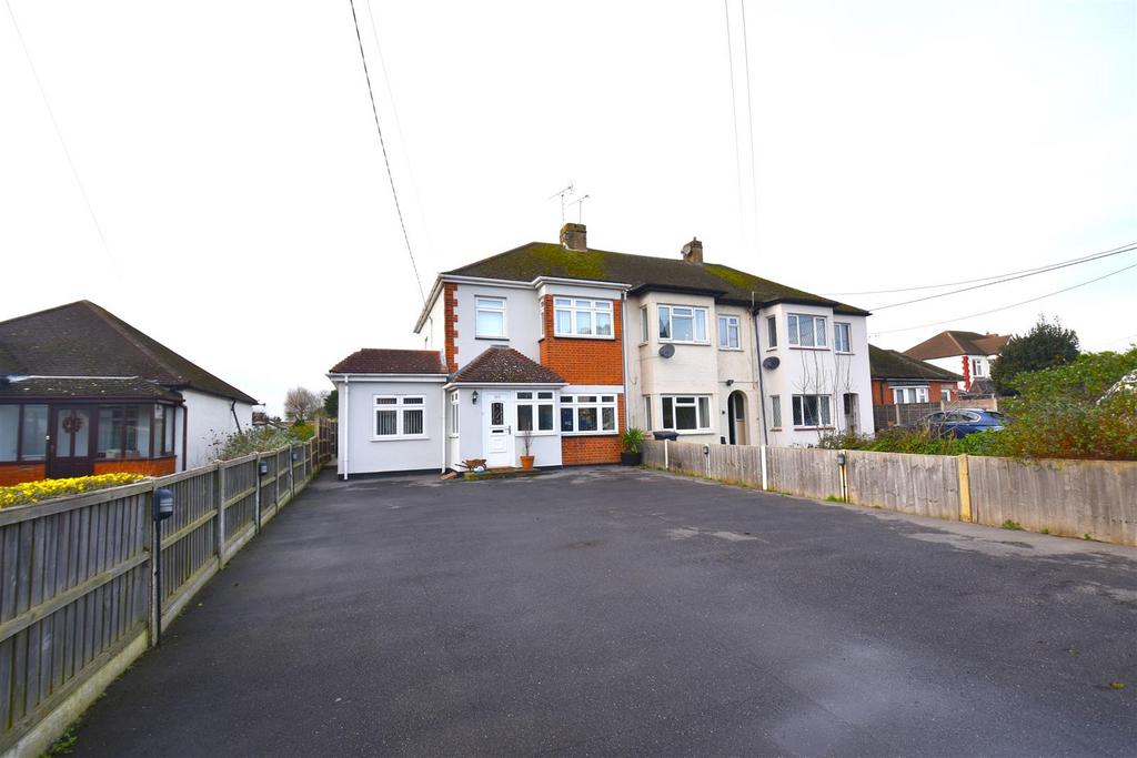 Ashingdon Road, Rochford 4 bed end of terrace house for sale £400,000