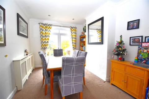 4 bedroom end of terrace house for sale, Ashingdon Road, Rochford