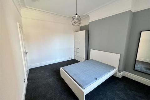 6 bedroom apartment to rent, St. Georges Terrace, Jesmond, Newcastle Upon Tyne