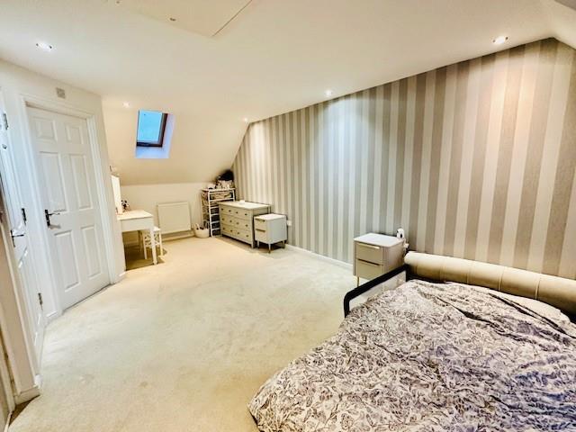 Master bedroom pic 2.jpg