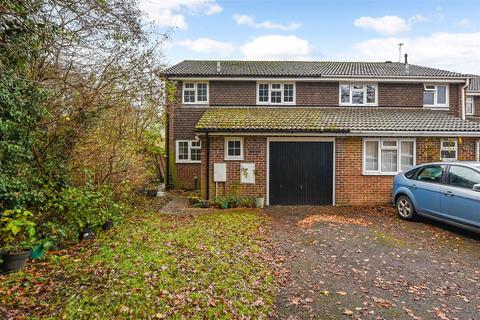 5 Oak Close, Overton, Basingstoke, RG25 3JT
