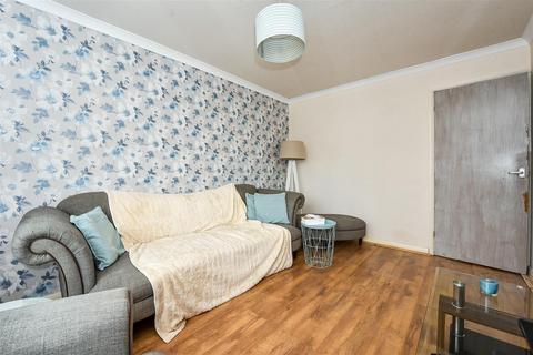5 Oak Close, Overton, Basingstoke, RG25 3JT