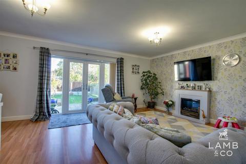 4 bedroom detached house for sale, Chilburn Road, Clacton-On-Sea CO15