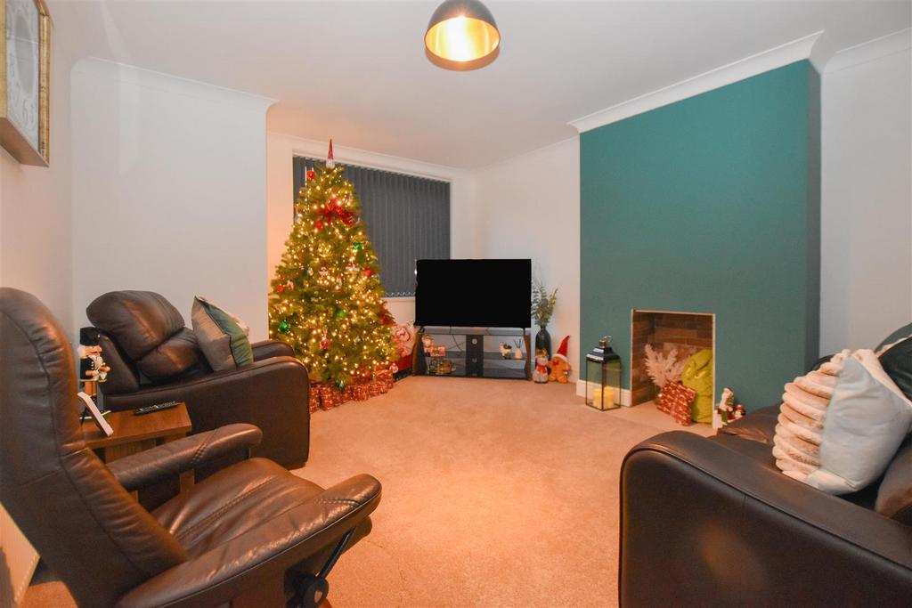 Rokeby Park, Hull 3 bed semidetached house for sale £210,000